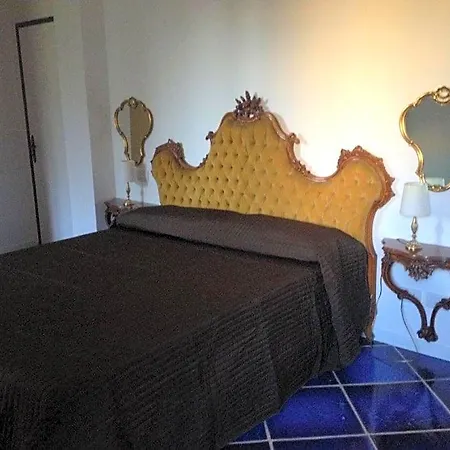 Couette-café Amendola 3*